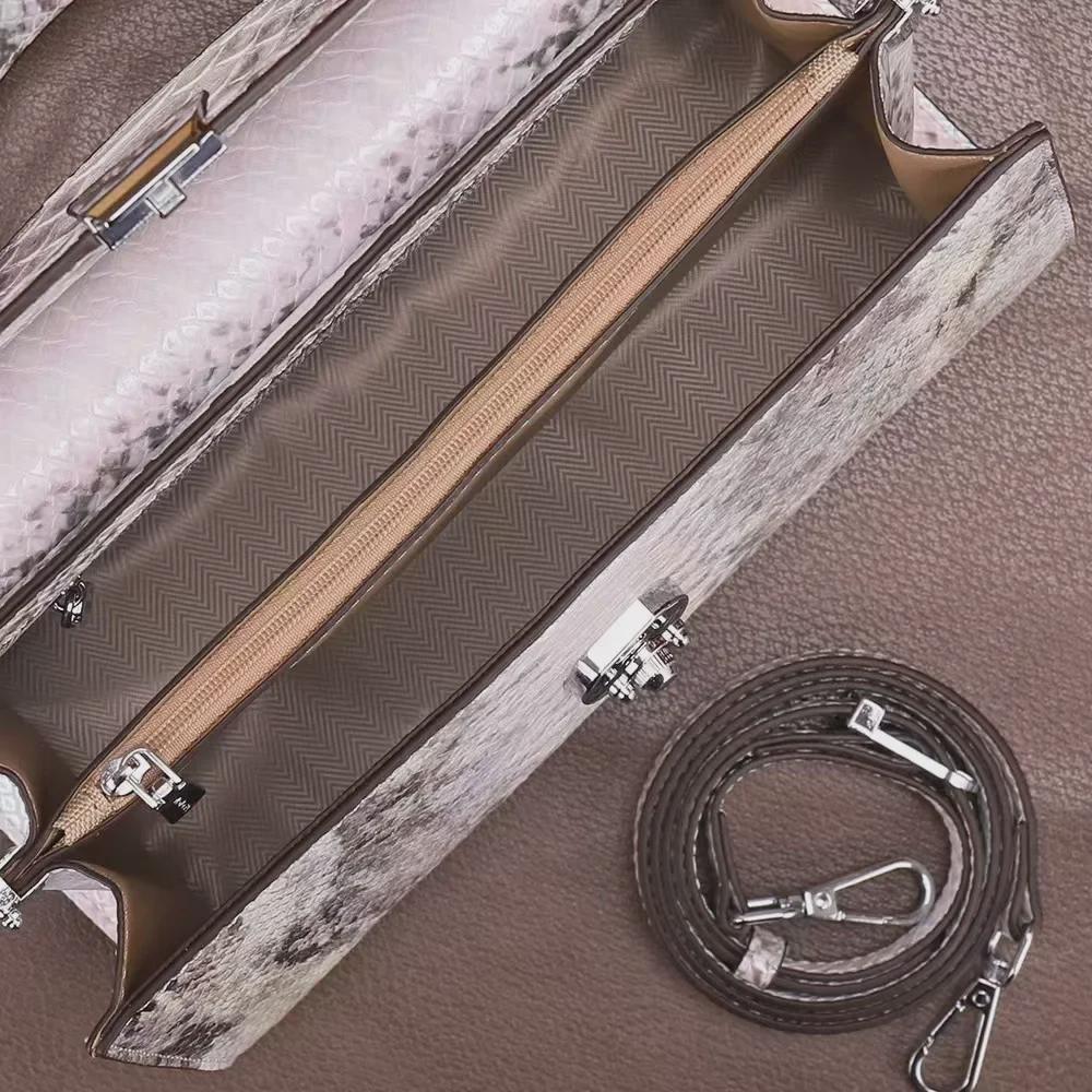 2024 High-End Luxury Ostrich Pattern Leather Shoulder and Messenger Bag for Women