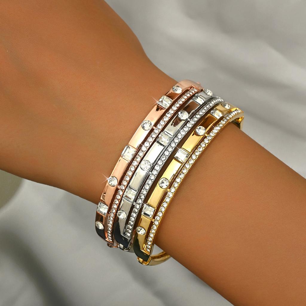 Cross border New Love Bracelet Women's High end Feeling Full Diamond Exquisite Bracelet Square Light Luxury Jewelry Wholesale