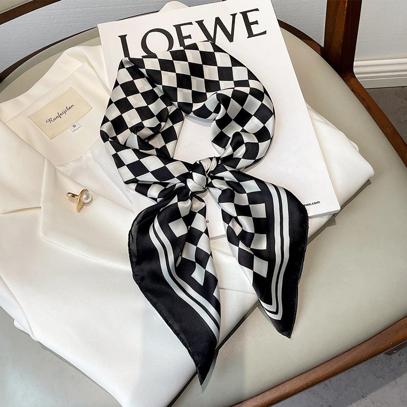 Popular Style Square Scarves Print Sunscreen 70X70CM Kerchief Fashion Beach Travel Silk Scarf Four Seasons Small Headcloth