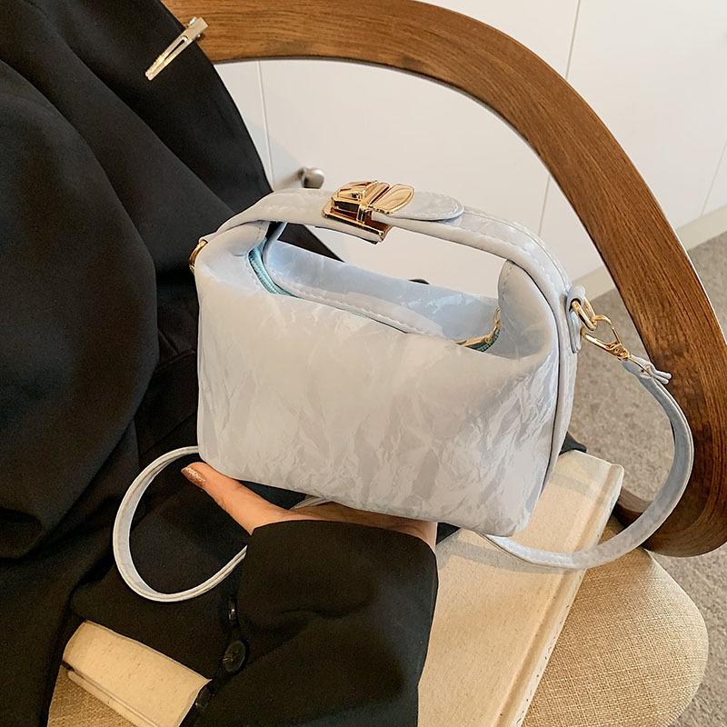 

Популярна цього року жіноча сумка 2024 в іноземному стилі, нова сумка під пахвами, сумочка, модна подушка, сумка-месенджер синій