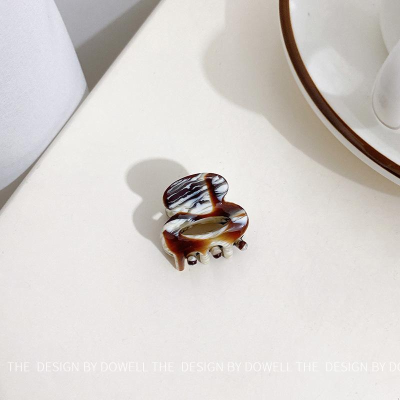 

Vintage Designed Beautifully Coffee Color Hair Accessories Set With Elegant Acetate Hairpicks And Fashionable Clips Claw Check Coffee F166