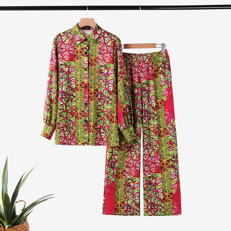 Bedrucktes Langarmshirt und Hose-Set für Damen in großer Größe