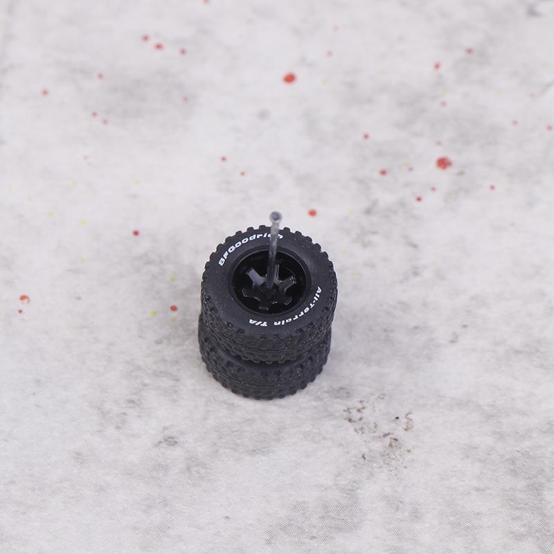1 Pair Of 1/64 Off-Road Wheels 15Mm Dia Rubber Tires + Wheel 1:64 Model Car Suv Modified Parts For Remote Control Car