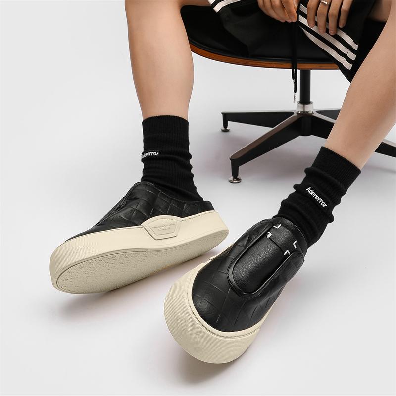 Fashion Men's half slippers Trendy and comfortable styl Leisure Party Outdoor street walking Black versatile Hot sellingyoung people