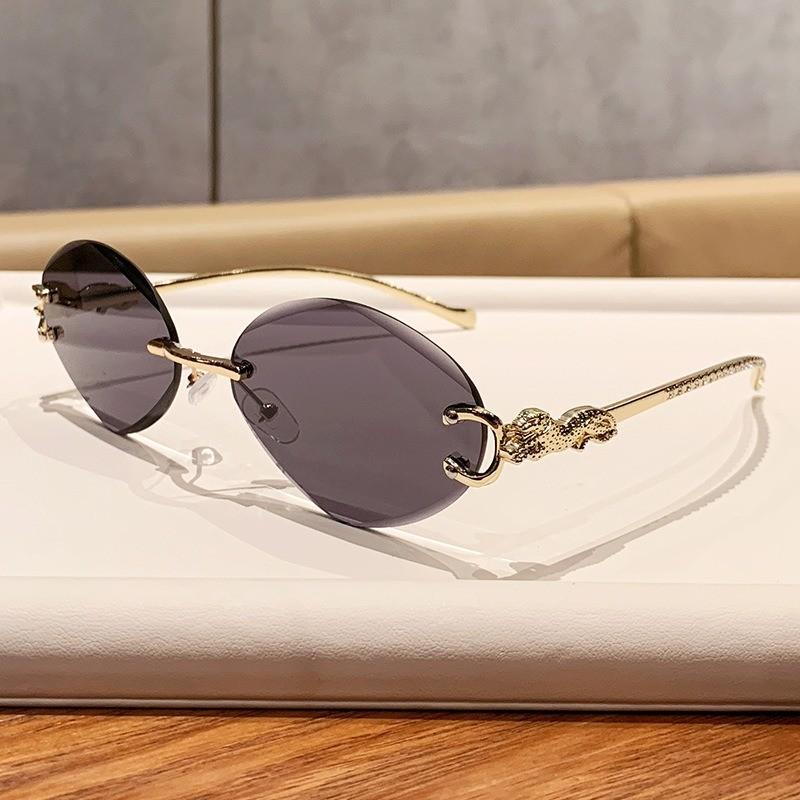 

Geometric Unisex Square Frame Sunglasses With Uv400 Protection For Fashion And Sun Protection Gray
