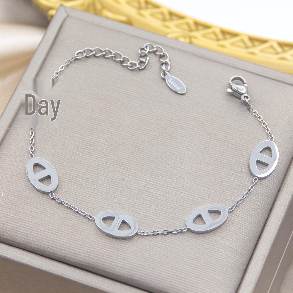 Brățară stylishă din oțel titan cu design nas de porc, europeană și americană: Simplu, Versatil și de Înaltă Calitate