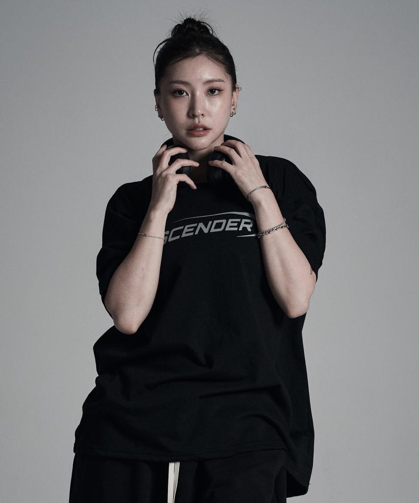 Eosendeo (Reflective) Ascending Logo Oversized Short Sleeve [Black]