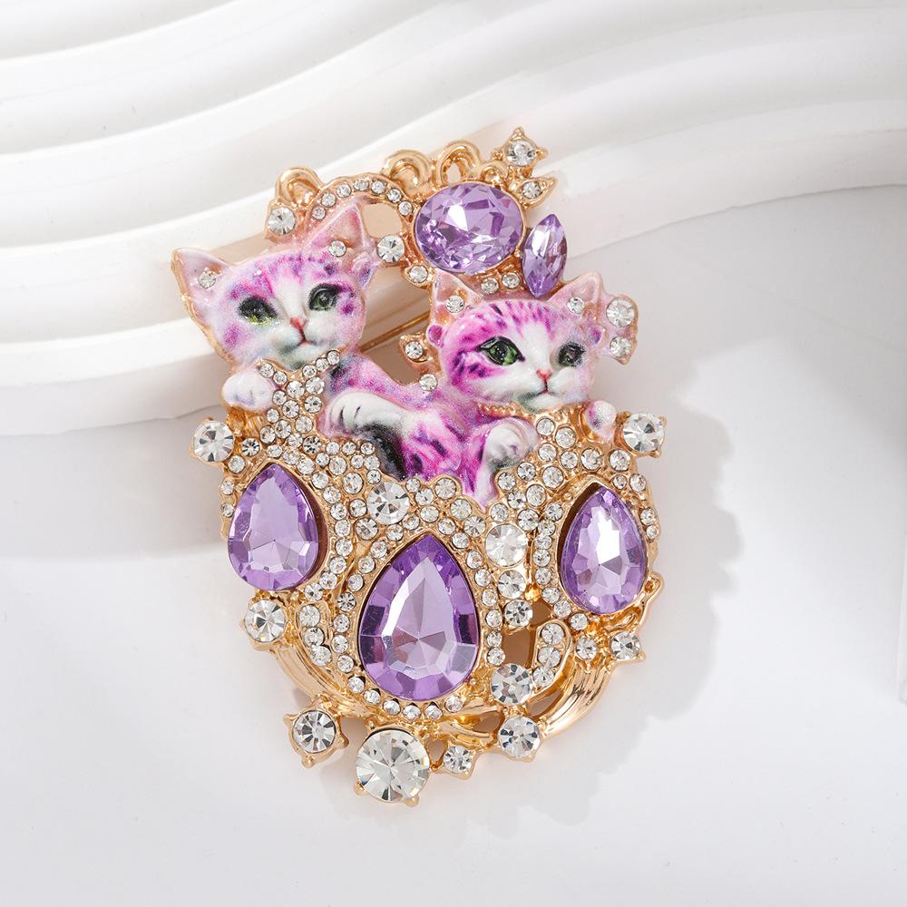 Retro diamond-encrusted double cat brooch fashion high-end sense light luxury versatile cute animal environmentally friendly brooch women's