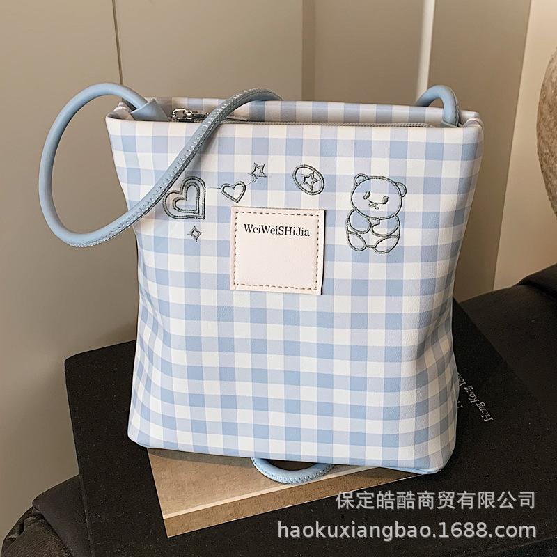This year's popular small bag women's 2025 new simple and versatile shoulder messenger bag summer casual bucket bag