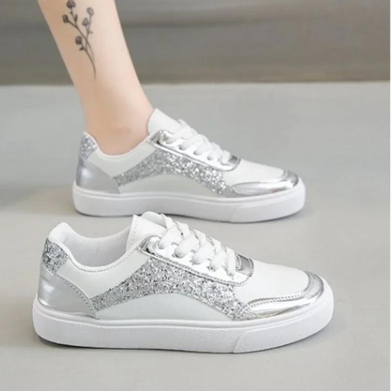 

Белые кроссовки повседневные вулканизированные спортивные туфли модные белые туфли для женщин туфли на плоской подошве 2024 41 серебряный
