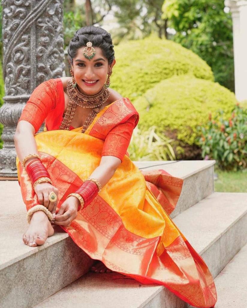 Indian Traditional Soft Lichi Silk Saree With Jecquard  Weaving