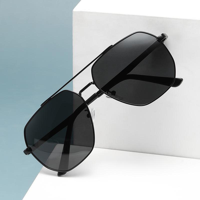 Gafas de Sol para Hombre Gafas de Sol Polarizadas Tide Eyes Anti-Ultravioleta Luz Fuerte Conducción Gafas Especiales Pesca