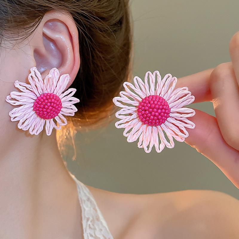 Silver Needle Pink Flower Stud Earrings - Mori Style, Cute, and Versatile Niche Fashion Design for Women