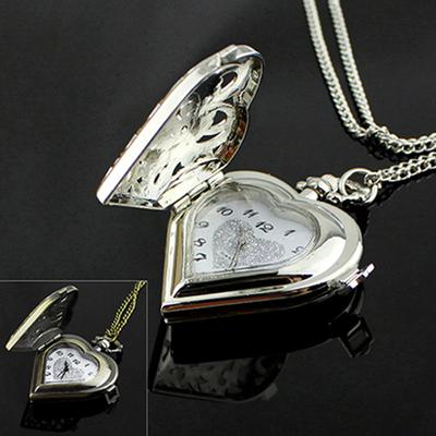 Kobiety Vintage Hollow Wisiorek w kształcie serca Naszyjnik z długim łańcuszkiem Śliczny zegarek kieszonkowy