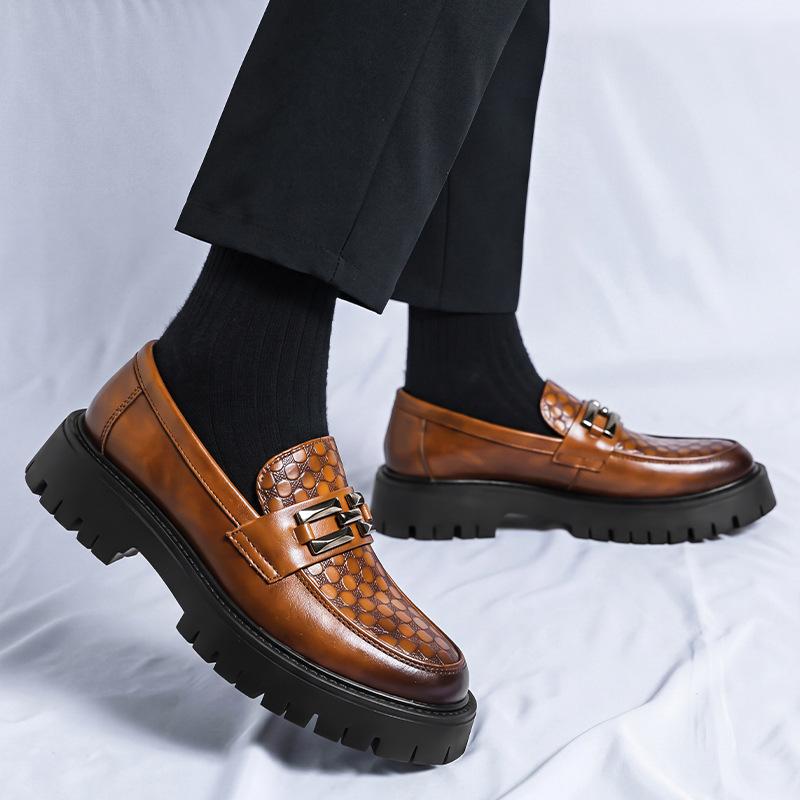 Men's metal casual leather shoes Men's spring and autumn new models One pedal thick sole increases height