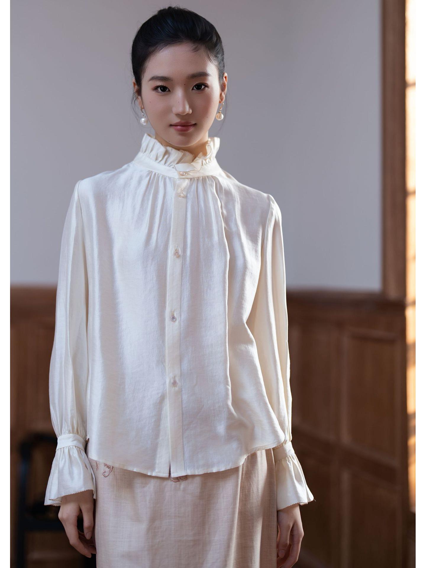 

Women s Red Tencel New Year Top: Chinese National Style Ruffle Design, Retro Long Sleeve, Elegant Temperament. L абрикосовий