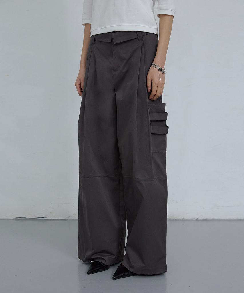 Uusoo Fold-Over Waist Cargo Pants_ Dark Gray