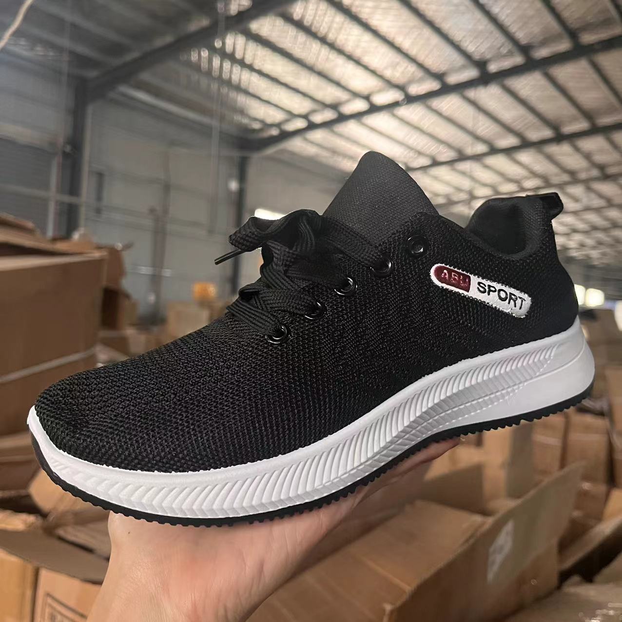 Новые мужские повседневные спортивные туфли с сеткой на мягкой подошве и легкие кроссовки из летающей тканой ткани 39 1537₽