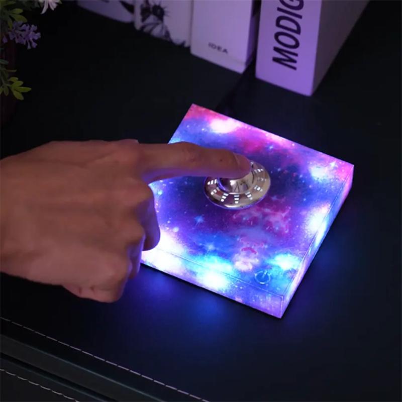 Magnetisch schwebendes UFO Schwebendes Mini-Herz Kreative Magnetische Levitation Heimdekoration