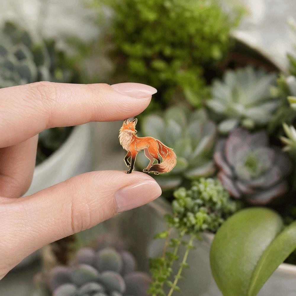 Exquisite Craftsmanship Cartoon Fox Brooch Zinc Alloy Enamel Metal Brooch For Coats Sweaters