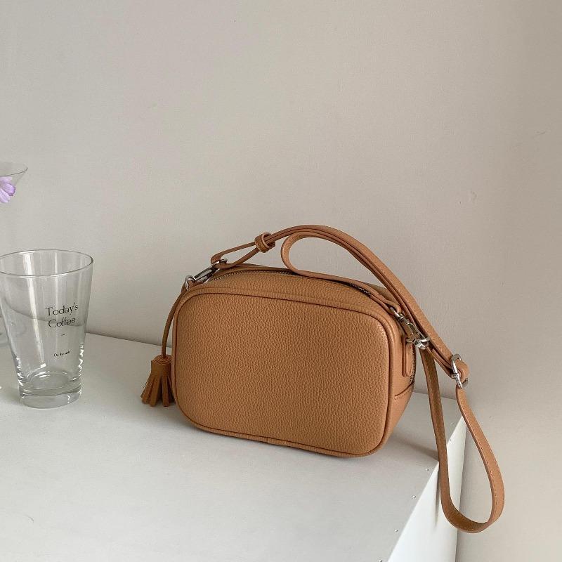 New small square bag, matte tassel mobile phone bag, zipper, solid color niche one-shoulder messenger bag, women's small bag.