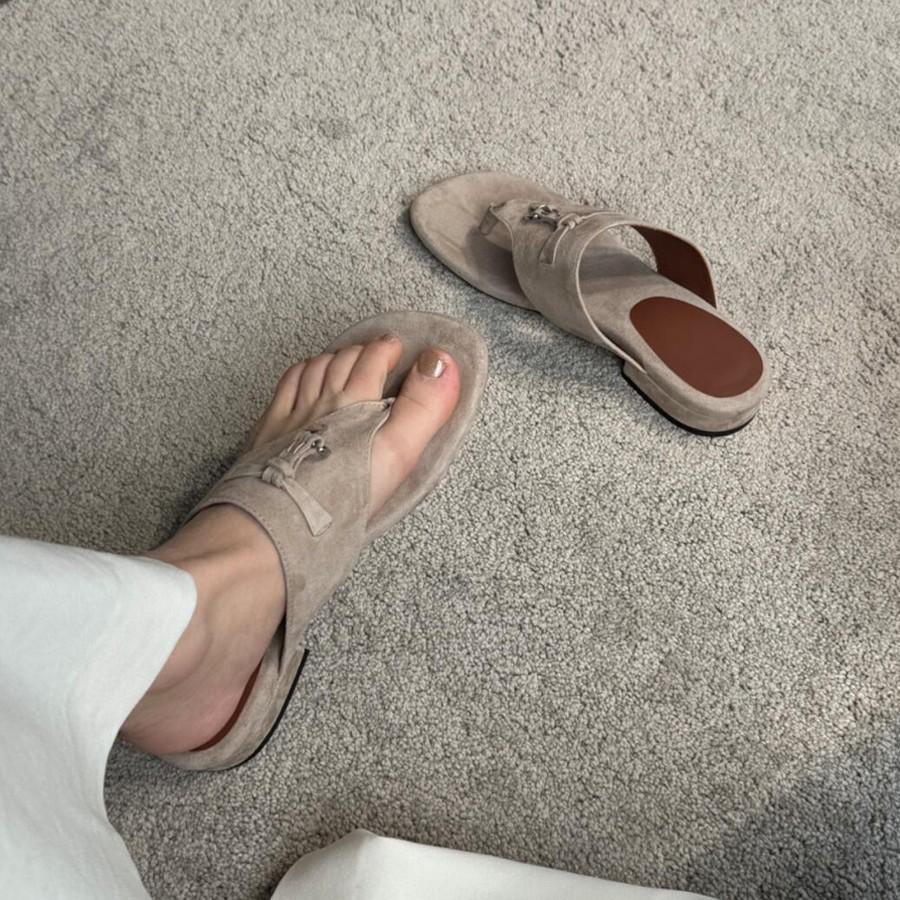 Sheepskin Version~ Retro Toe Cool Slippers Femininity Metal Buckle Flip-flops Casual Beach Low-heeled Slippers Outer Wear