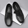 Scarpe Loafer Casual in Pelle più Recenti Marrone Nero Eleganti Stile Britannico per Uomo Alta Qualità Slip-On Loafer da Uomo Scarpe Piatte da Guida Maschili