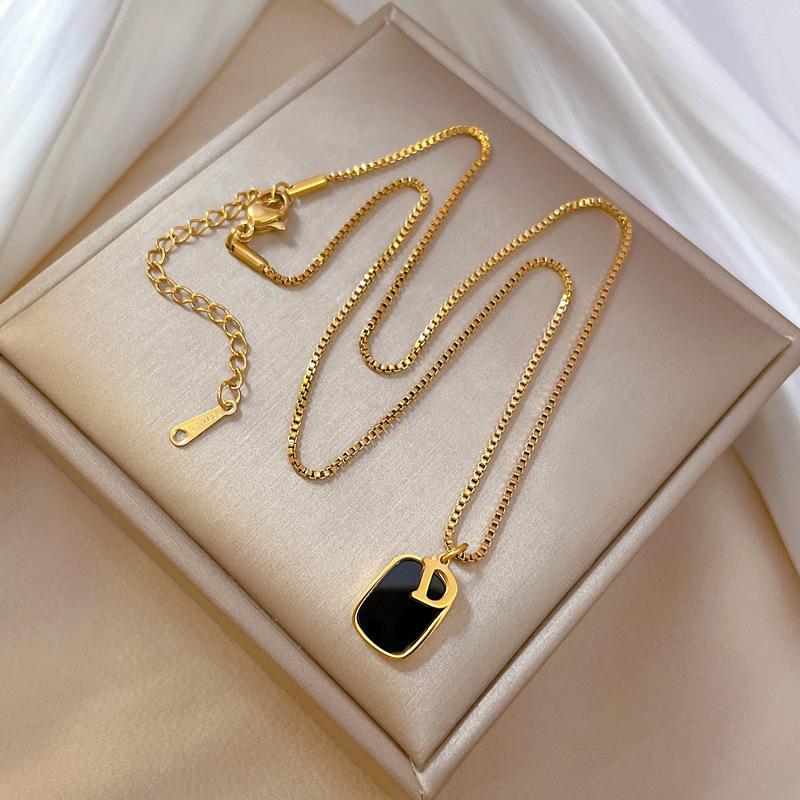 Square D Character Personality Minimalist Furnace Real Gold Necklace Female Collarbone Chain
