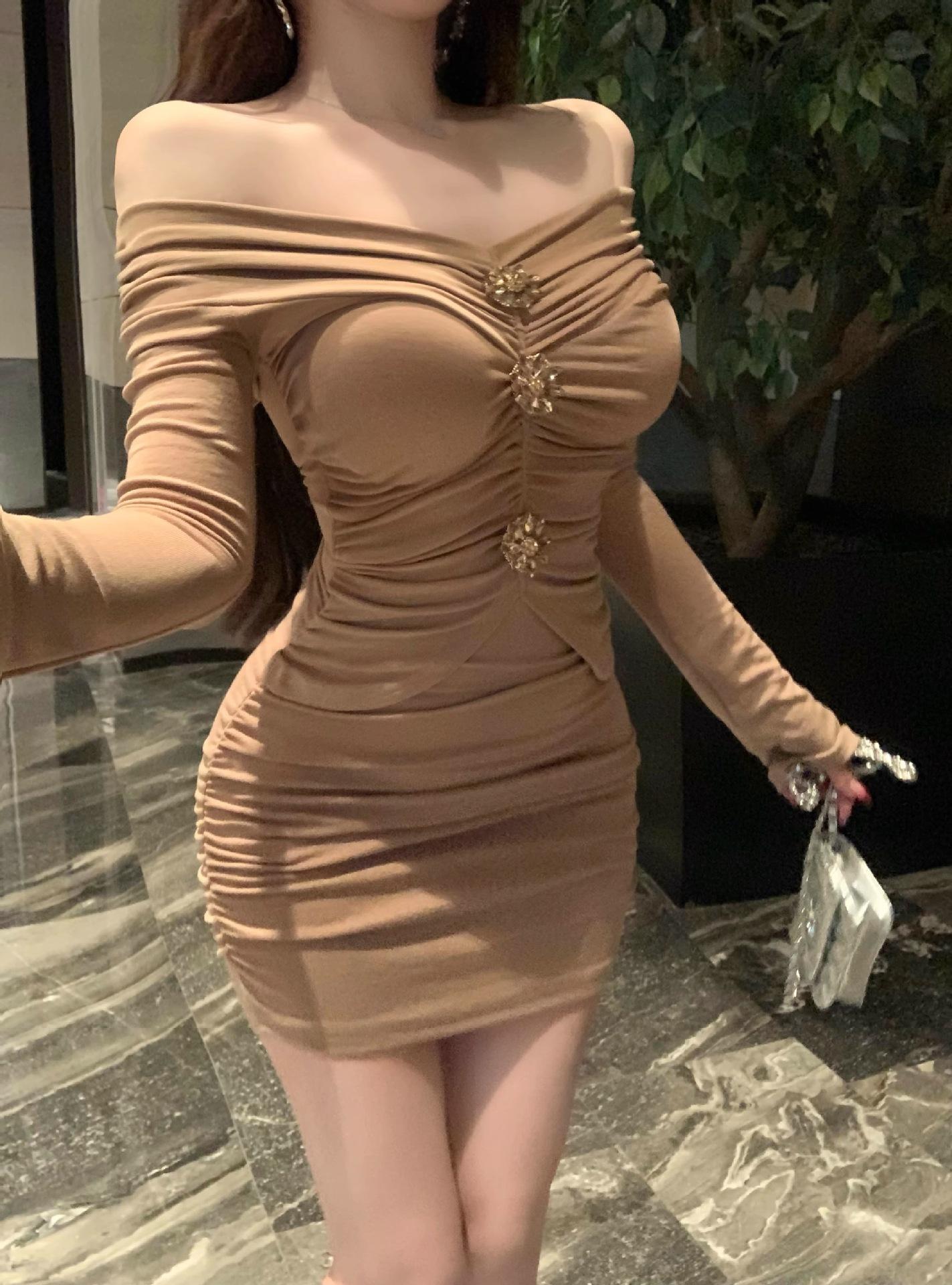 

One-word shoulder pleats, diamond-encrusted dress, slim-fitting, tight short skirt, pure desire for wind, waist, fashionable and temperamental XL
