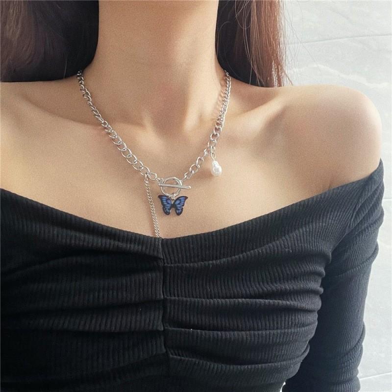 Vintage Butterfly Pendant Necklace Femininity Popular Ot Buckle Collarbone Chain Bracelet Set