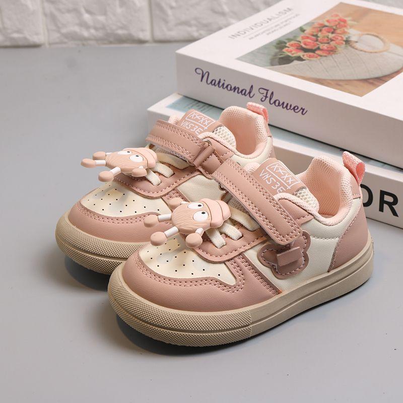 

Spring and Autumn New Kindergarten Baby Soft Sole 1-6 Years Old Leather Surface Dirt Resistant Super Soft Children s Shoes Boys and Girls Board Shoes 21 yards inner length 13.5 cm розовый