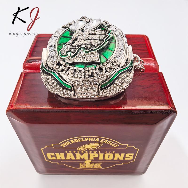 

Доступно ожерелье Philadelphia Eagles 2024-2025 Прыгающий орел