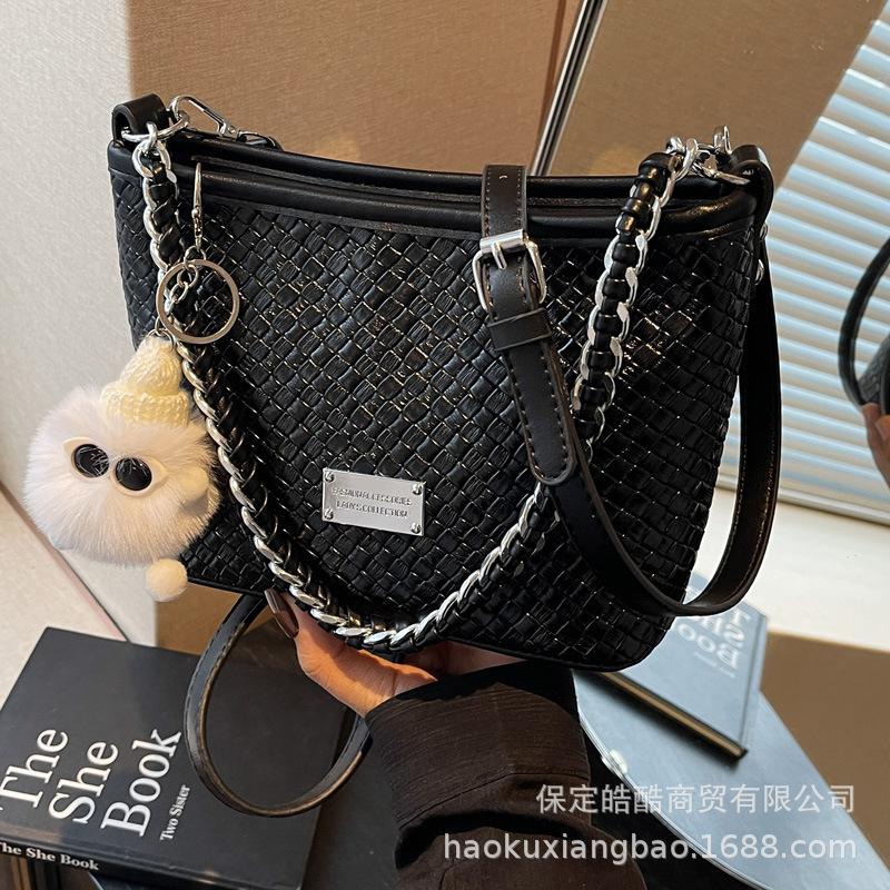 Super fire small bag women's spring and summer 2025 new niche design messenger bag women's popular bucket bag this year