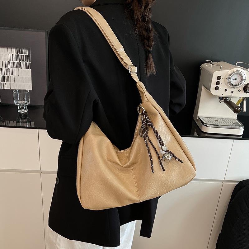 Women's Large Capacity Autumn Fashion Shoulder Crossbody Bag - High-Quality Texture, Versatile Dumpling Design