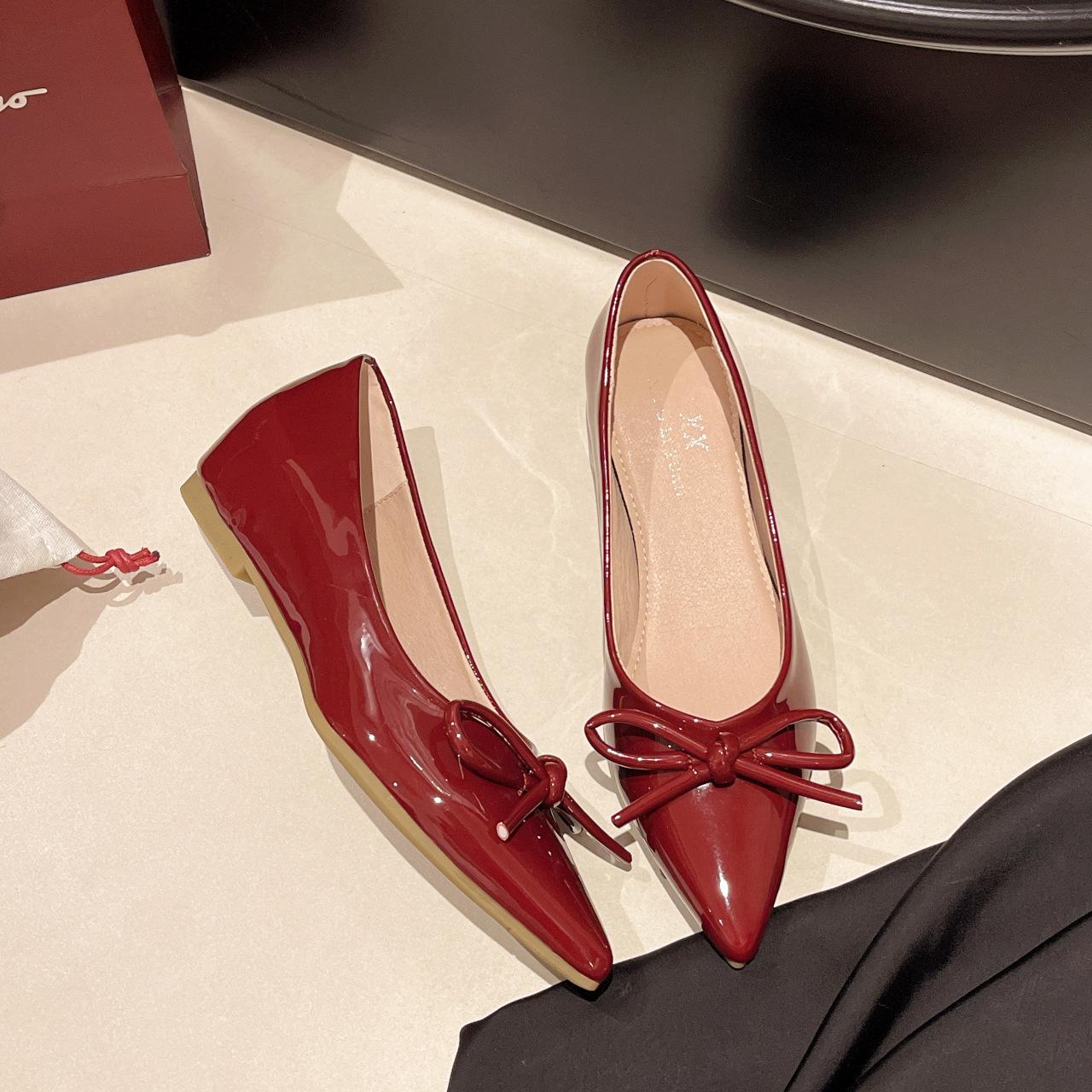 

French nude pointed flat shoes women s 2025 new fashionable versatile bow pointed evening shoes 40