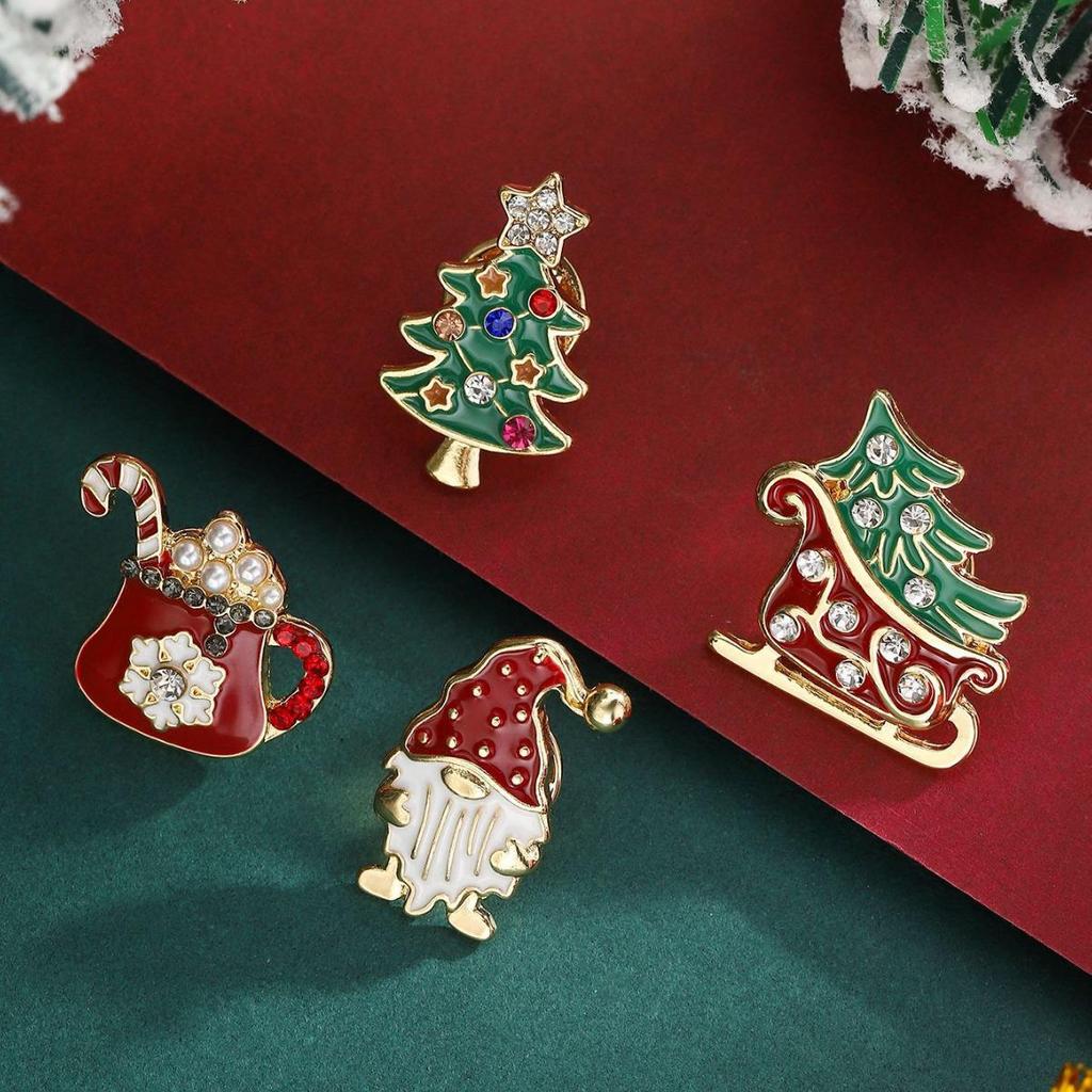 Exquisite Alloy Snowflake Reindeer Christmas Hat Brooch