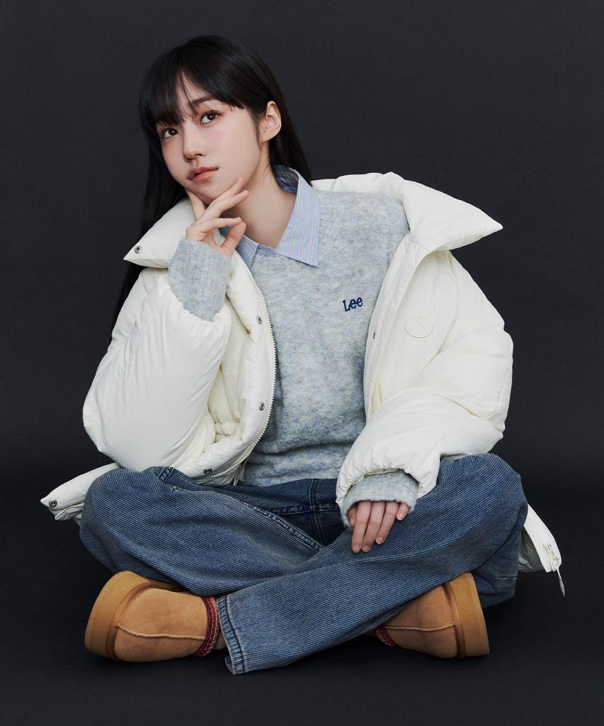 LEE Boucle Chain Embroidered Logo Knit Light Blue