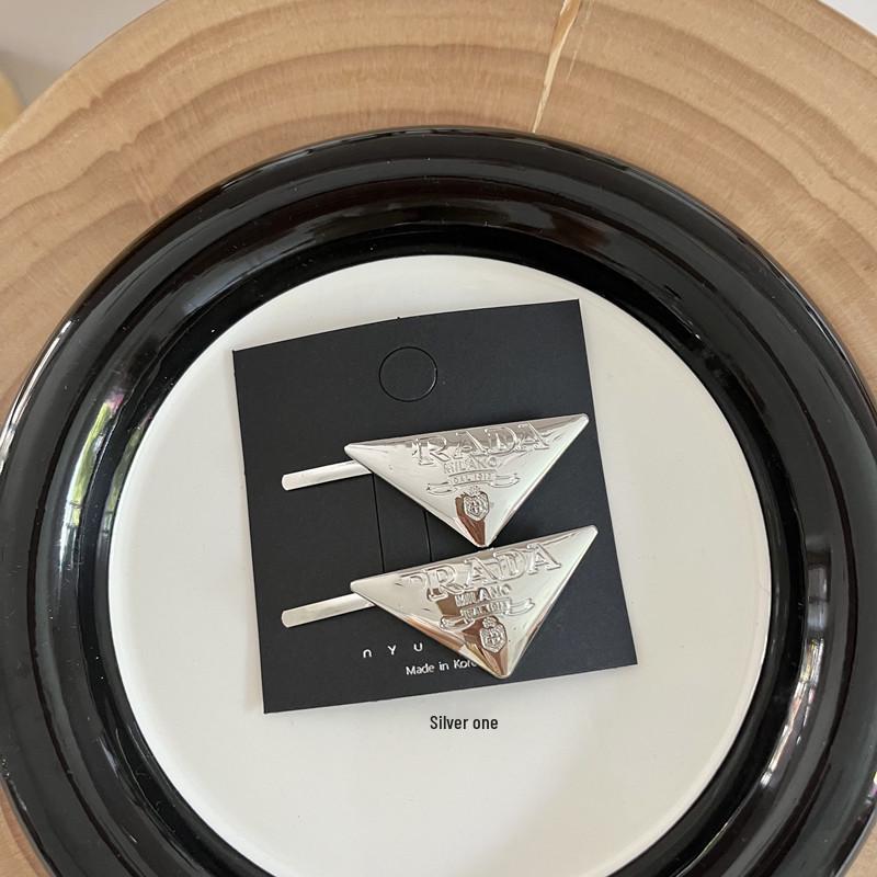 

Тяжелый сплав треугольная заколка для челки для пушистых волос - Сладкий и острый стиль