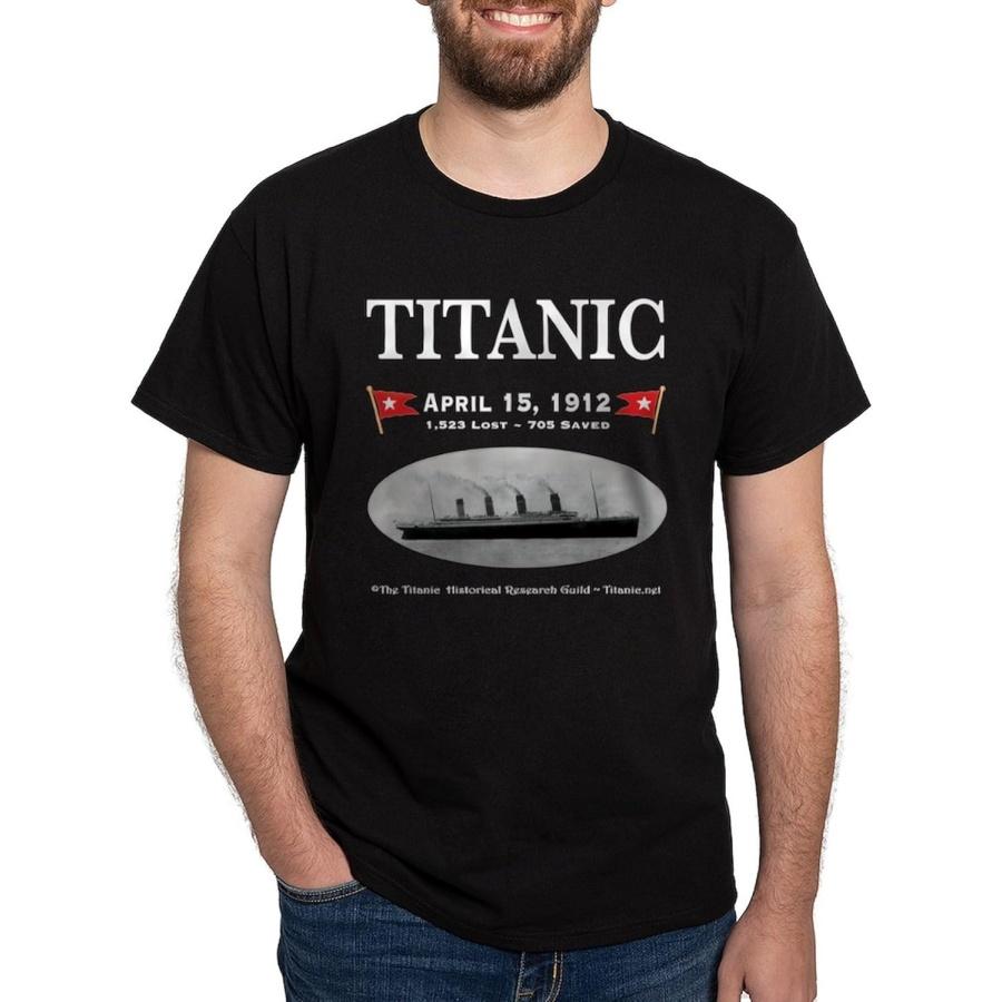 CafePress - Призрачный корабль Титаник (черный) - Классическая хлопковая футболка S