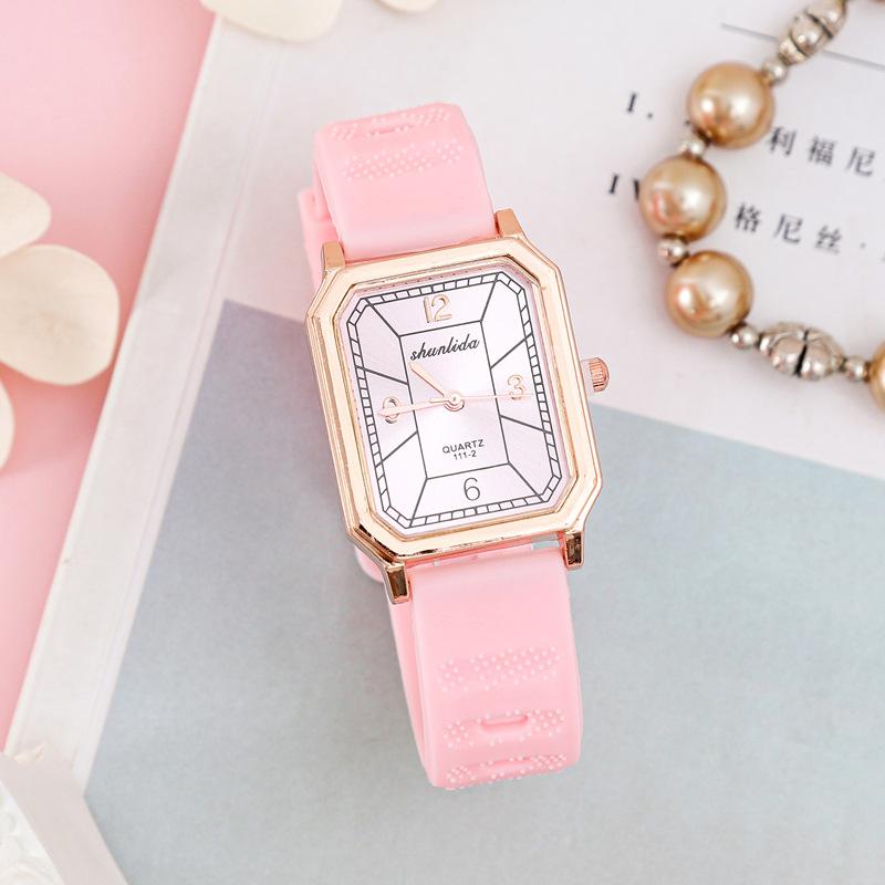 Fashion Versatile Ladies Watch Rectangle Casual Silicone Strap Quartz Watch Schoolgirl Watch