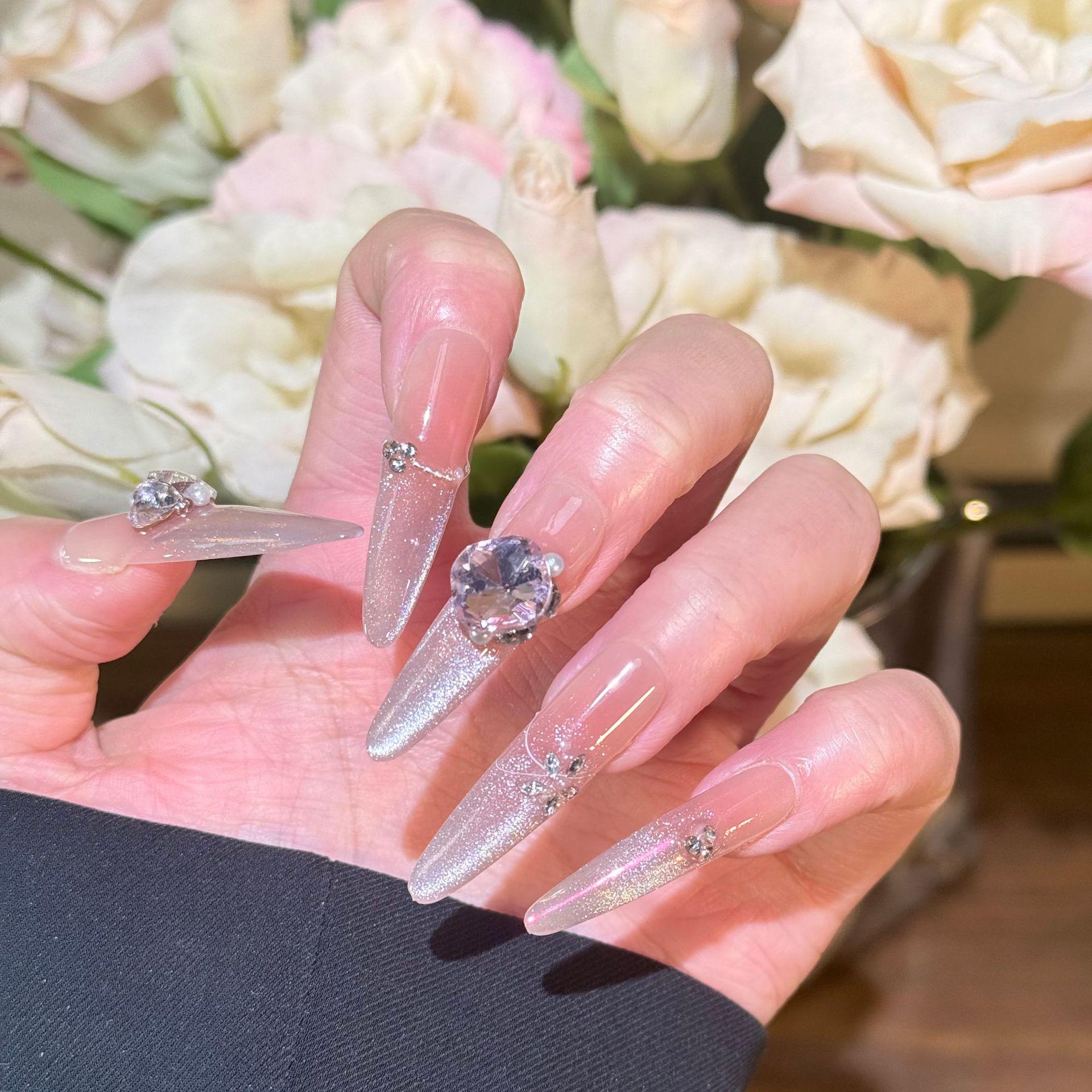 

База Аврора Кошачий глаз Французский Омбре Ногтевой дизайн с битым бриллиантом