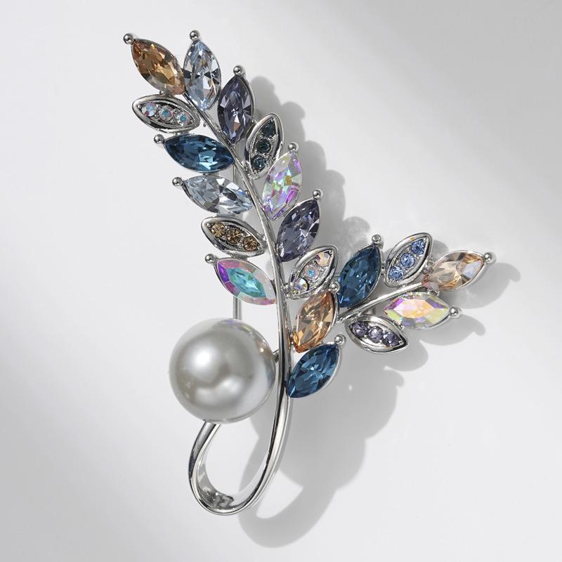Bo Xin Yun Elegant Pearl Crystal Wheat Ear Brooch - Fashionable Cardigan Accessory and Gift Souvenir Pin.