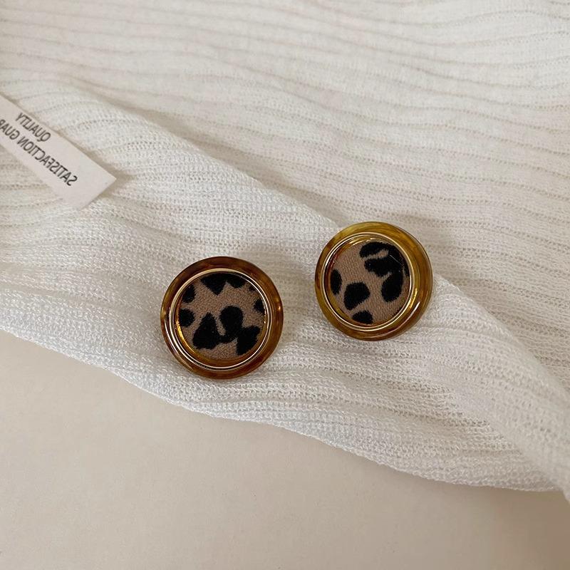 

Personality Retro 925 Silver Needle Geometric Amber Round Leopard Print Button Stud Earrings for Women Temperament Jewelry Gift