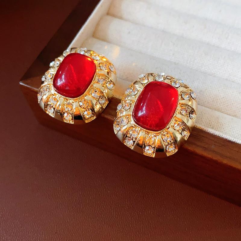 Silver Needle Diamond Round Stud Earrings Court Style Light Luxury Exquisite Earrings Design Sense Niche Earrings