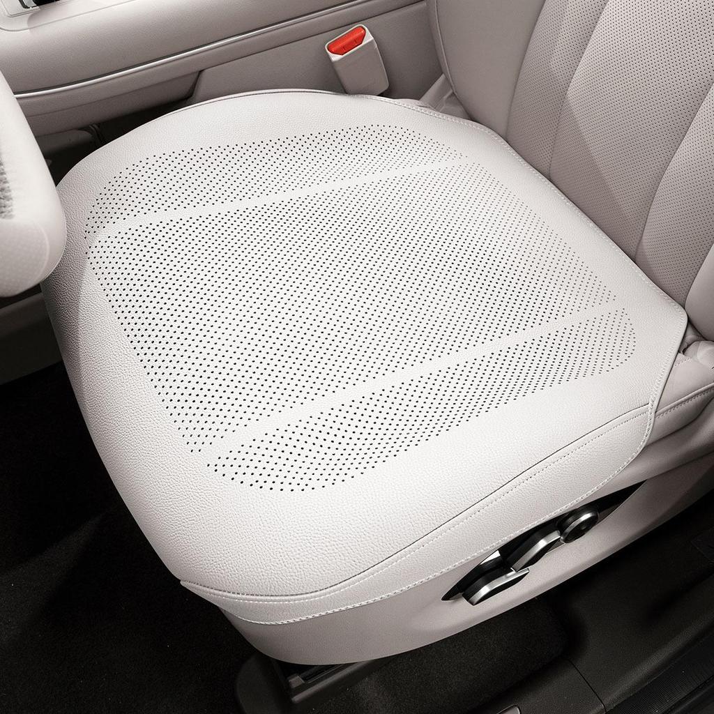 Universal Breathable Car Seat Cushion - Cool, Non-slip, Thin Design for All Seasons (2025)