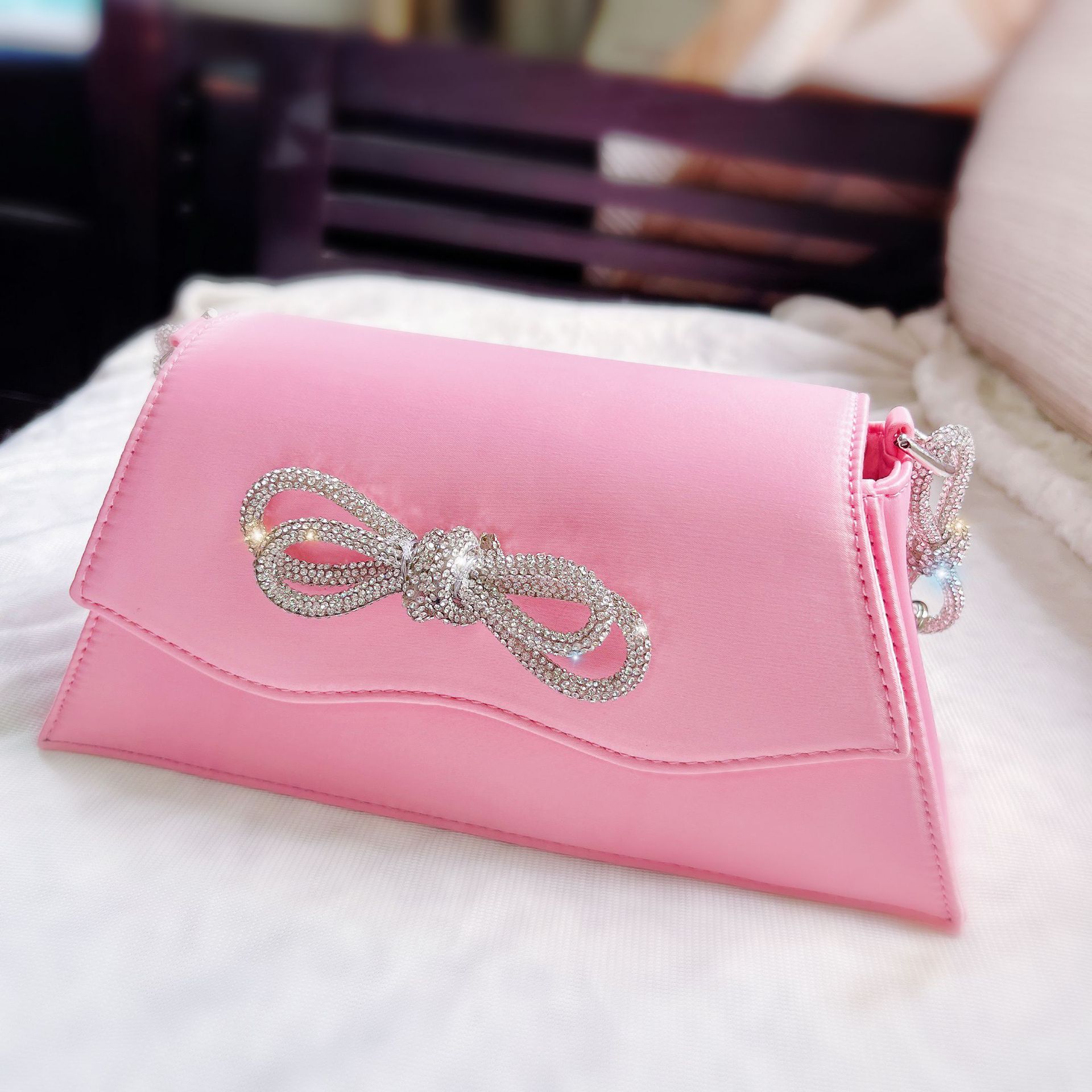 

Ночной клатч с вышивкой Crystal Shining, роскошные дизайнерские сумки через плечо с серебряным бантом