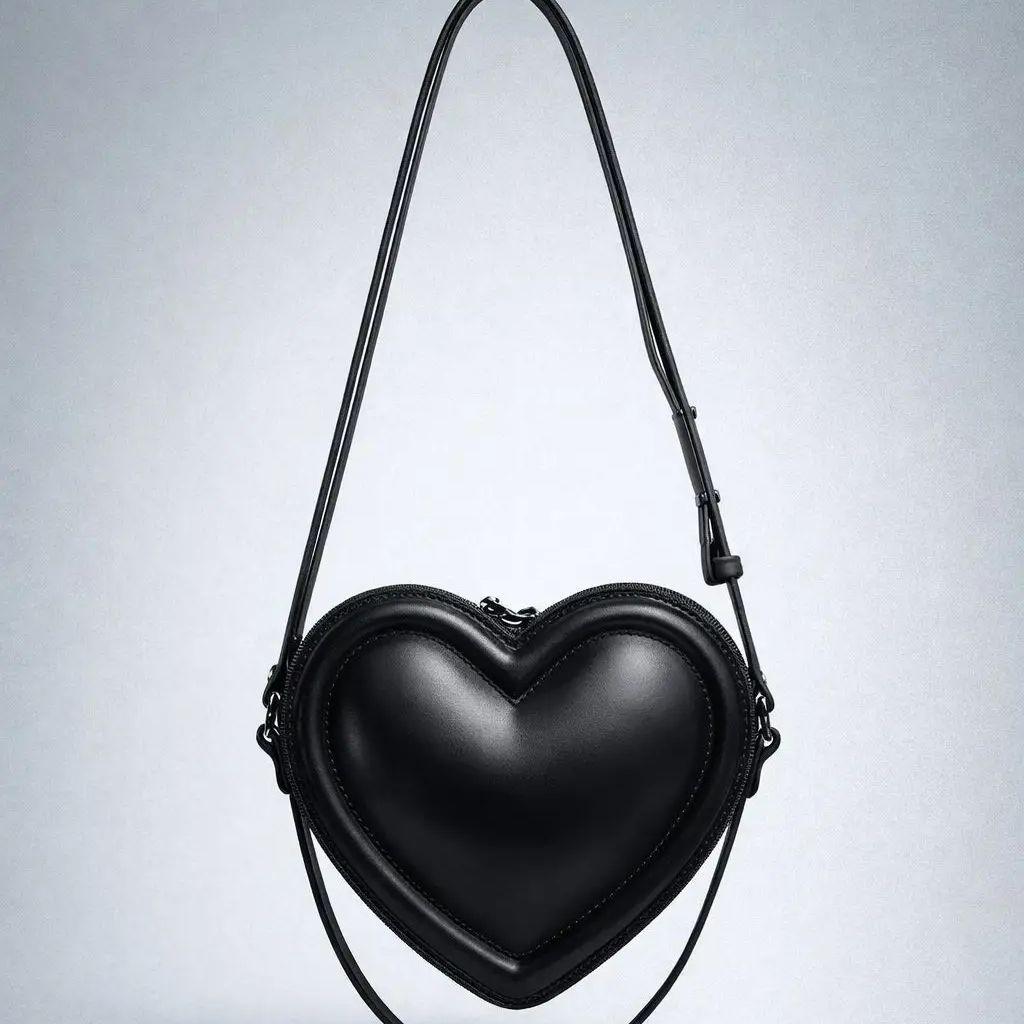 2026 New Fashi Heart-shaped Niche Design Sweet Cool Heart Bag Single Shoulder Crossbody For Women чёрный