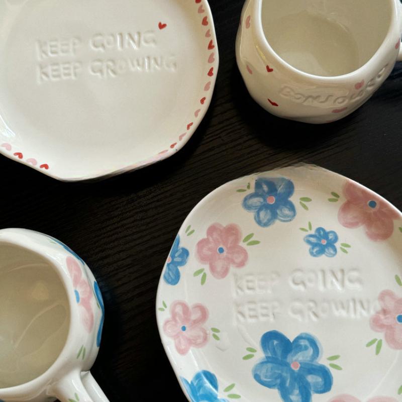 220ml Korean Style Flower Pattern Ceramic Cup and Saucer Hand-painted Letters Irregular Flower Coffee Mugs Afternoon Tea Cups