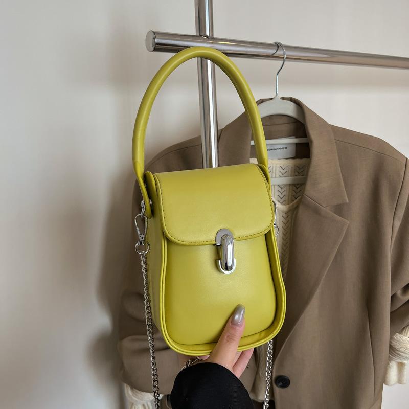 This year, the popular mini small bag women's 2025 spring and summer new handbag is fashionable and foreign, one shoulder messenger mobile phone bag.