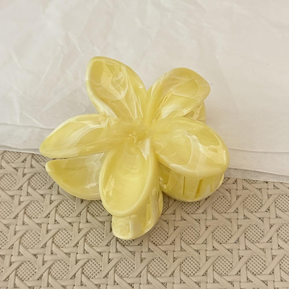 1/2pcs Yellow Egg Flower Hair Claw Clip Secure Grip Transparent Gradient Design Durable Plastic Hair Accessories for Women